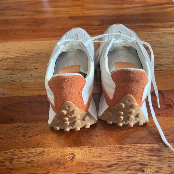 Nee Balance 327
Color- Rust/Sand - Picture 2 of 2